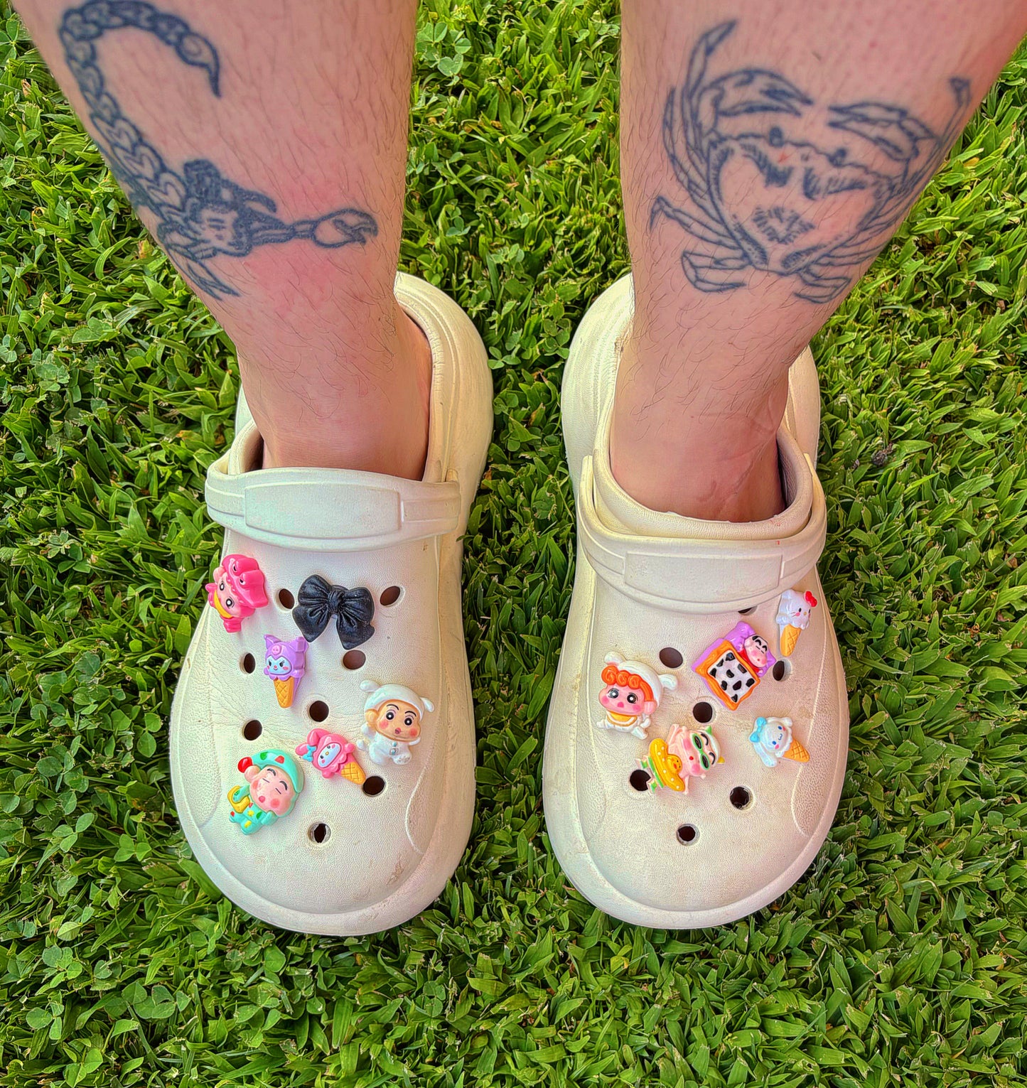 Charms Zuecos Shin Chan