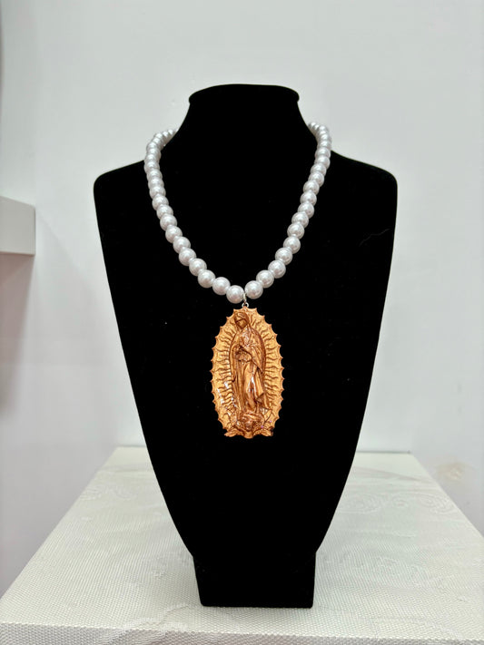 COLLAR VIRGEN DE GUADALUPE DORADO