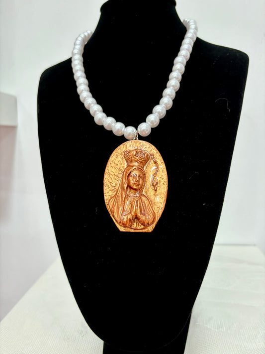 COLLAR VIRGENCITA DORADO